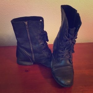 EUC Steve Madden boot